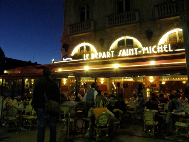 4:30 to 6 am: Le Départ Saint Michel (Photo courtesy of parischeapskate.com)